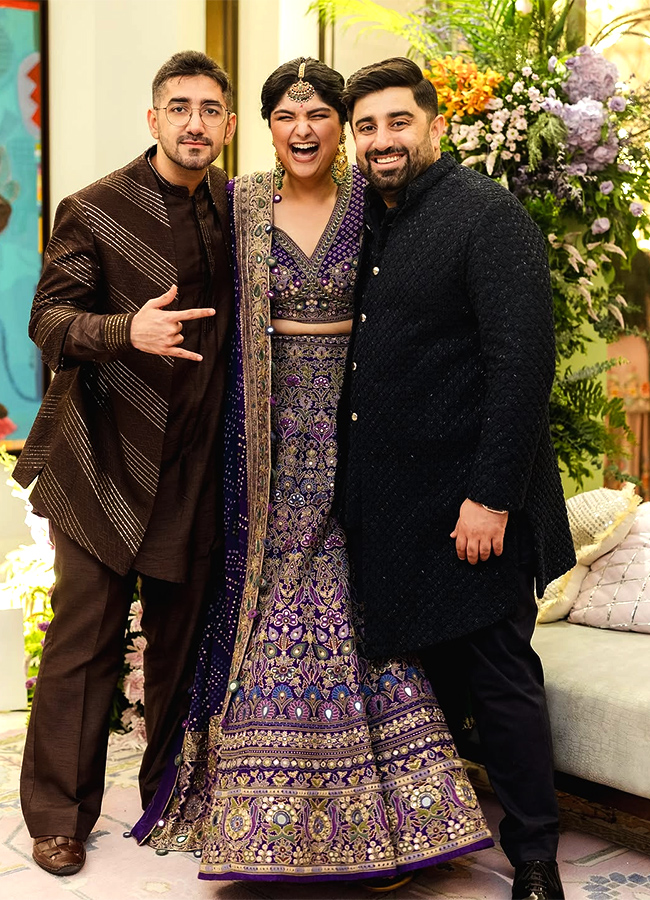 Anshula Kapoor and Rohan Thakkar host engagement bash on Dussehra16