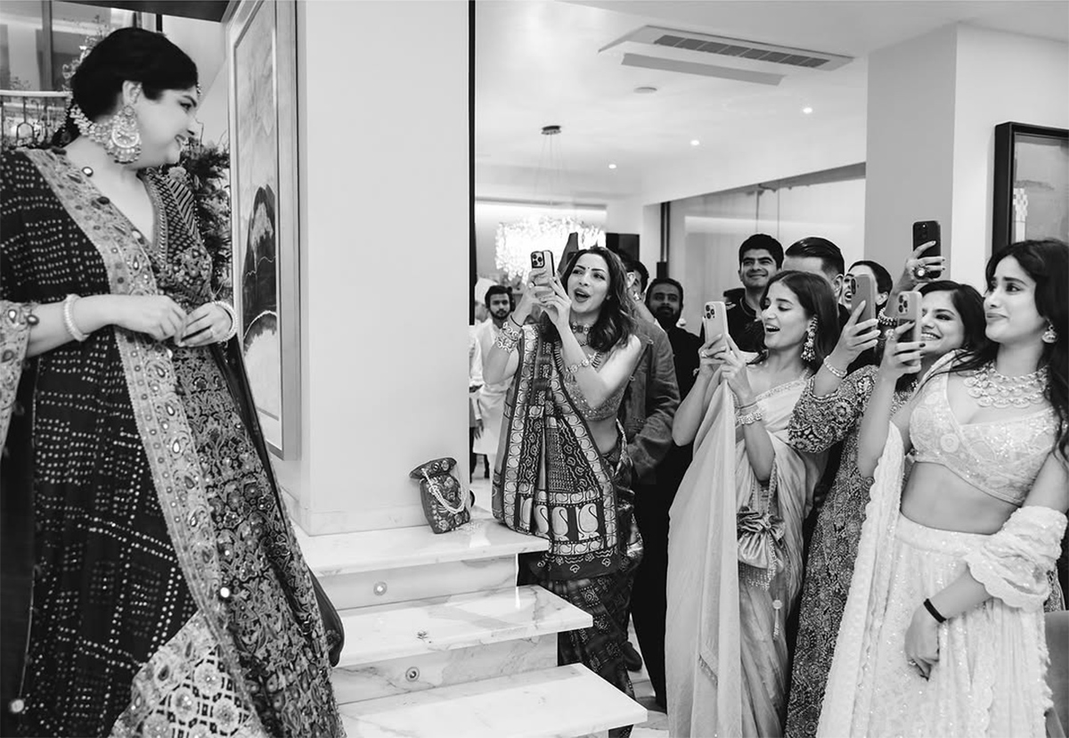 Anshula Kapoor and Rohan Thakkar host engagement bash on Dussehra6