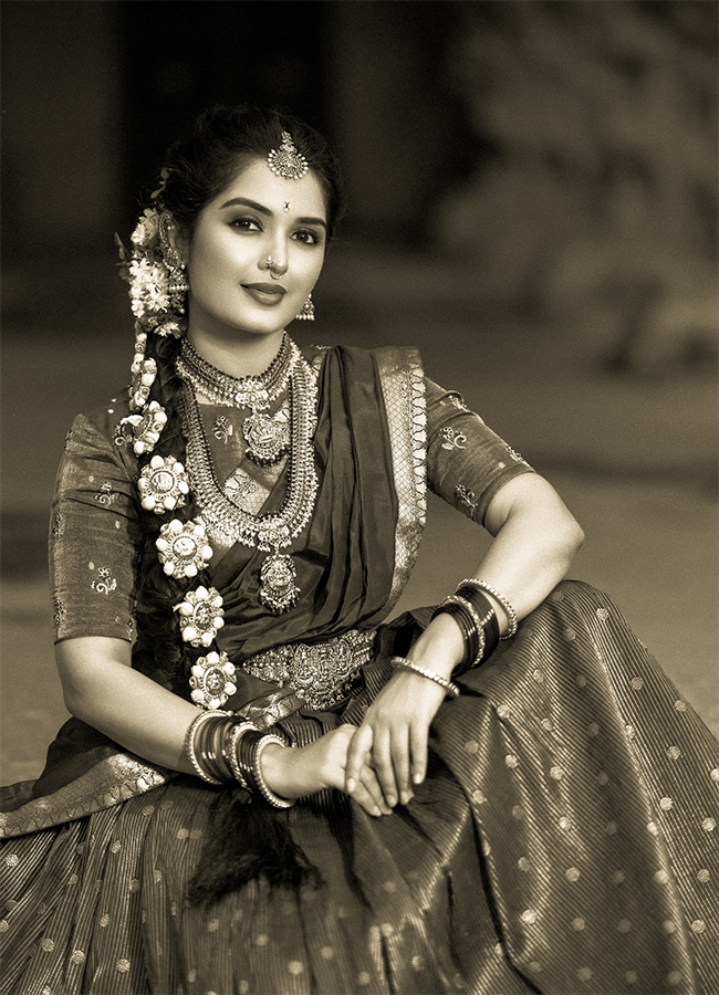Mahanati Photoshoot Actress Priyanka Jain 7