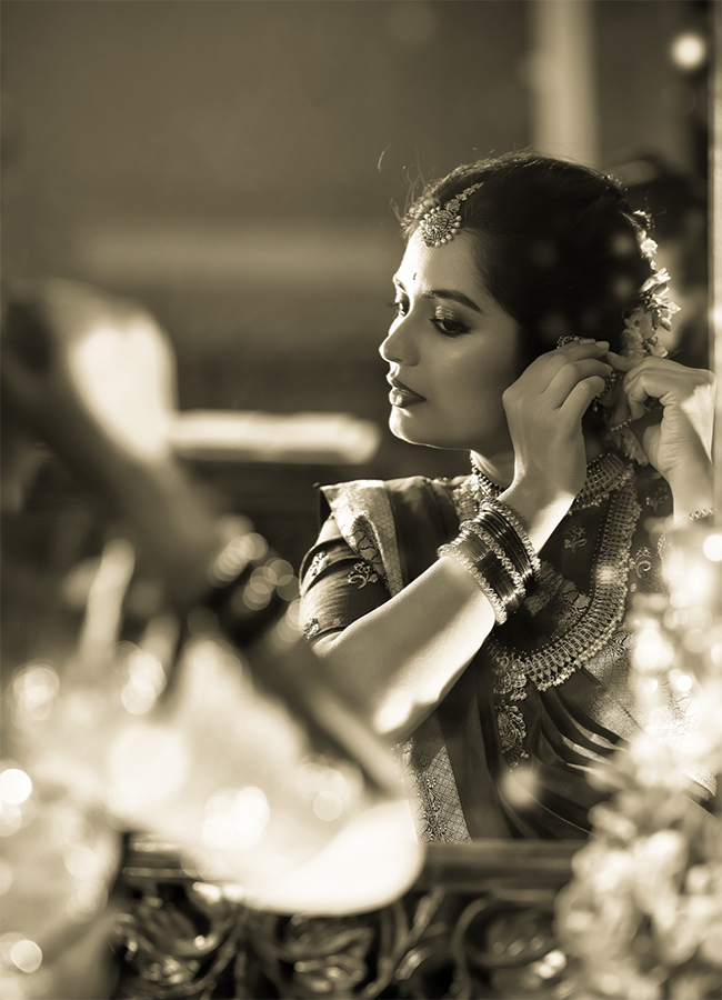 Mahanati Photoshoot Actress Priyanka Jain 9
