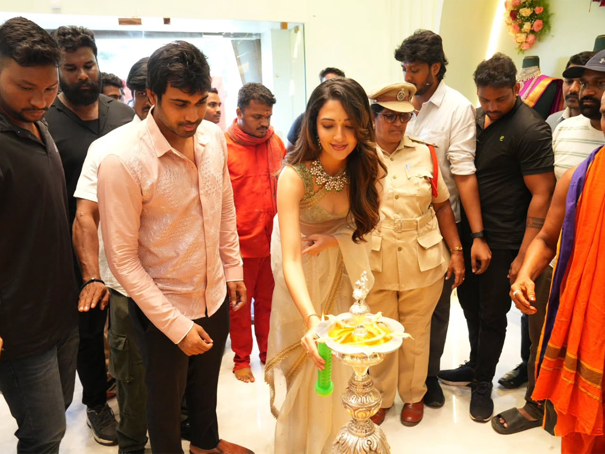 Tollywood Actress Neha Shetty At Kakinada10