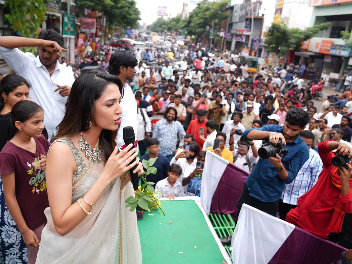 Tollywood Actress Neha Shetty At Kakinada6