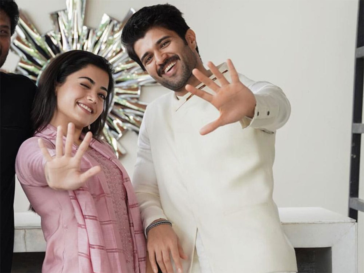 Vijay Deverakonda And Rashmika Mandanna Got Engaged Photos15