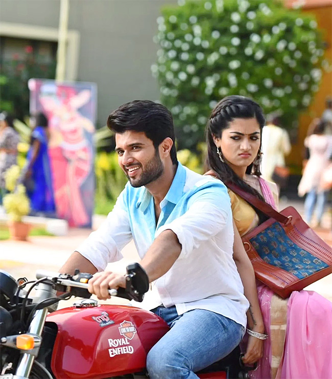 Vijay Deverakonda And Rashmika Mandanna Got Engaged Photos7