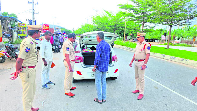 తెల్లబంగారం.. దళారులపరం! 3