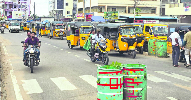 కడుపుకొట్టి.. బుజ్జగింపులా..?2