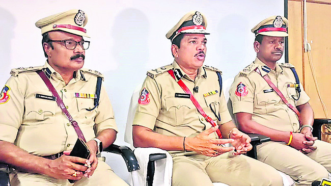 రేపు కలెక్టరేట్‌లో  ‘పరిష్కార వేదిక’ 1