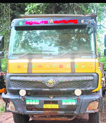 కొనసాగుతున్న నిమజ్జనం1
