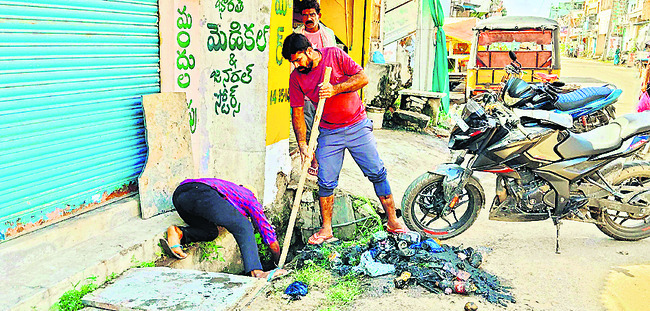డ్రెయినేజీ వ్యవస్థ అస్తవ్యస్తం1