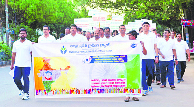 బగళాముఖి అమ్మవారి సేవలో తెలంగాణ హైకోర్టు న్యాయమూర్తి 2