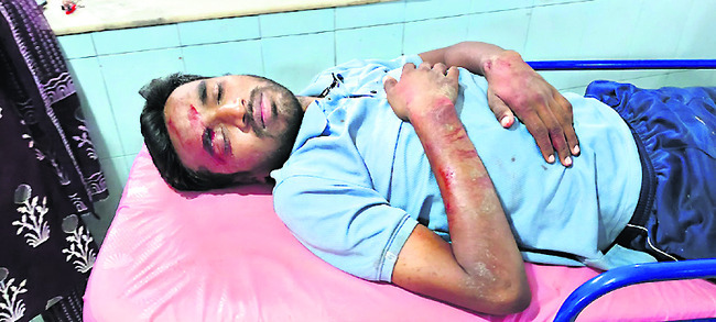 5జీ మొబైల్స్ ఇచ్చే వరకు విధుల బహిష్కరణ 1