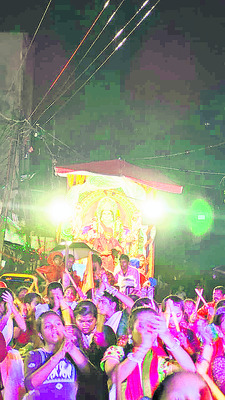వైభవంగా శోభాయాత్ర1