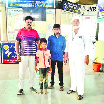 షార్ట్‌ సర్క్యూట్‌తో  షాపు దగ్ధం 1