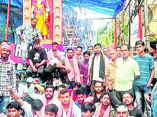 అనుపు ఉత్సవంలో ఘర్షణ1