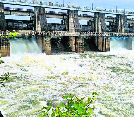ఉత్సవాల నిర్వహణకు క్రెడాయ్‌ రూ. 7.01 లక్షల విరాళం 2