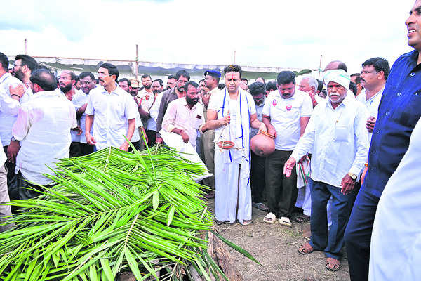 జనహృదయ నేతకు కన్నీటి వీడ్కోలు4