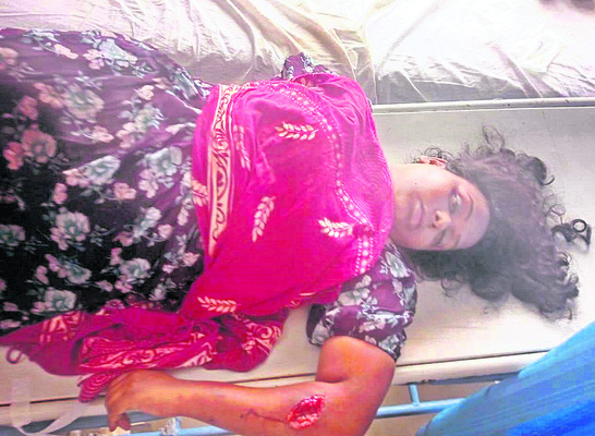 రోడ్డు ప్రమాదంలో మహిళ దుర్మరణం 1