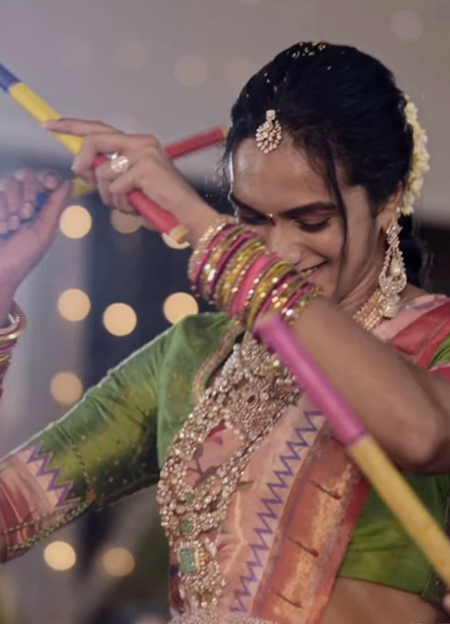 PV Sindhu Played Vendi Bathukamma With Husband (Photos)13