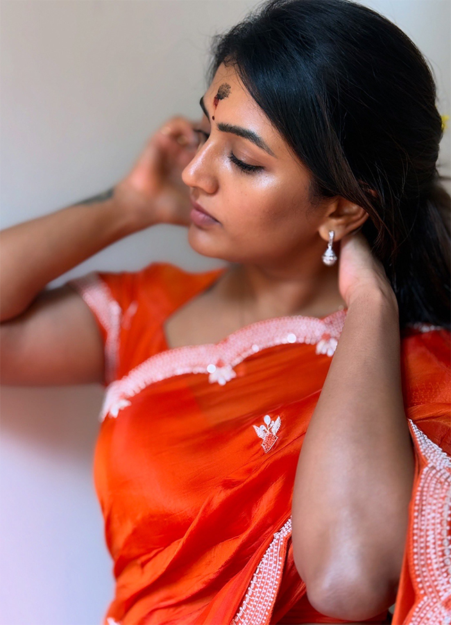 Tollywood Actress Eesha Rebba HD Latest Photos11