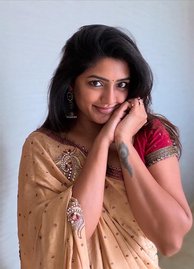 Tollywood Actress Eesha Rebba HD Latest Photos12