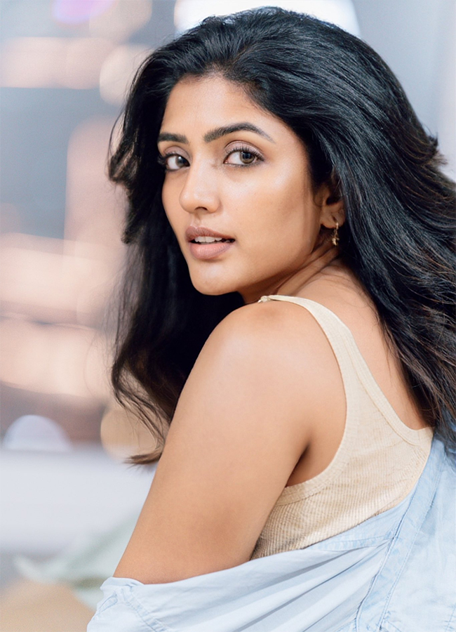 Tollywood Actress Eesha Rebba HD Latest Photos4