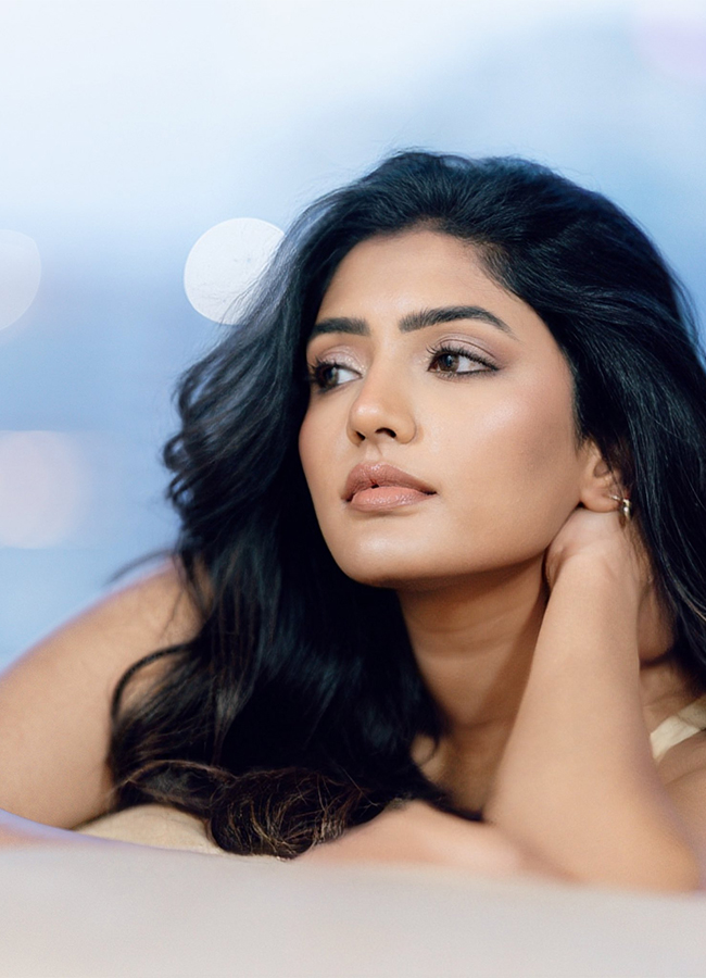 Tollywood Actress Eesha Rebba HD Latest Photos5