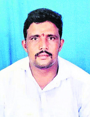 సొంత నిధులు వెచ్చించి.. 1