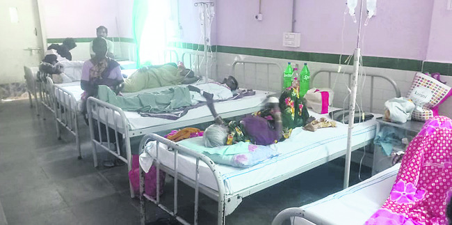 వందల్లో రోగులు.. ఏడుగురే వైదు్యలు 1