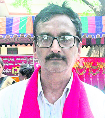 రాజకీయాలతో ముడిపెట్టి వేధింపులు
1