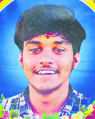 విద్యార్థులు, ఉద్యోగులకు సన్మానం2