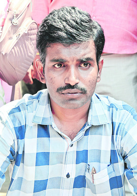 రోడ్డెక్కిన సచివాలయ ఉద్యోగులు 4