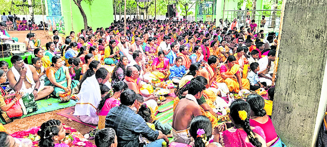 కంఠమహేశ్వరుడికి జలాభిషేకం1