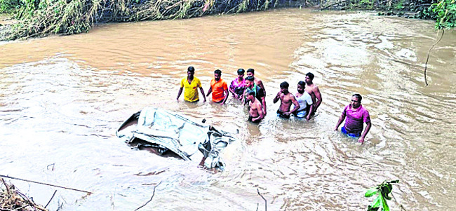 బయటపడిన కారు, శవం 1