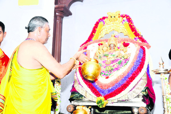 చాముండి గిరులపై రథ సంభ్రమం3