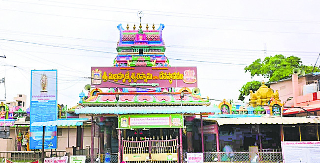 కార్తికేయుని హుండీ కానుకల లెక్కింపు1
