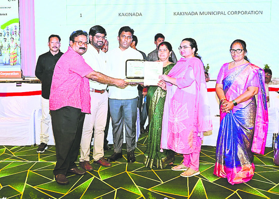 స్వచ్ఛమైన తాగునీరు అందించాలి1