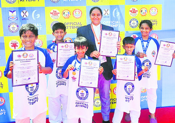 సత్తా చాటిన సోను అకాడమీ విద్యార్థులు
1