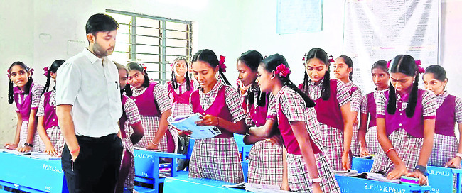 సృజనాత్మకతను వెలికితీయాలి1