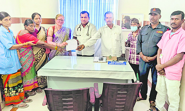 వెంకన్నకు పీహెచ్‌డీ  2