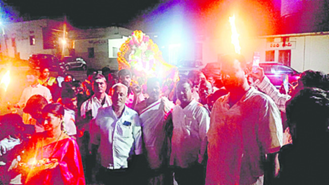 కొనసాగుతున్న వరద
1