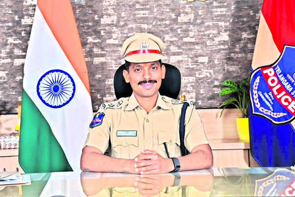 తొలి గంట.. మోసానికి అడ్డుకట్ట 1