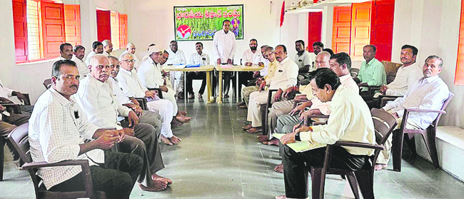 కొనసాగుతున్న వరద
3