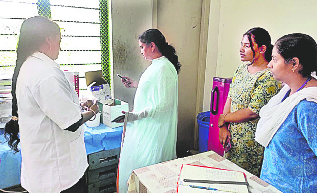 కొనసాగుతున్న వరద
2