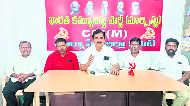 1,613 క్యూసెక్కులకు గోదావరి జలాలు పెంపు3