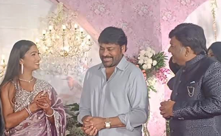 Celebrities Attend Kona Venkat Daughter Wedding Reception Photos11