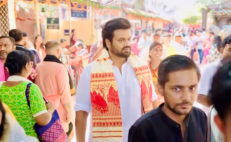 Manchu Manoj And Wife Bhuma Mounika Reddy Visits Kamakhya Devi Temple Photos5