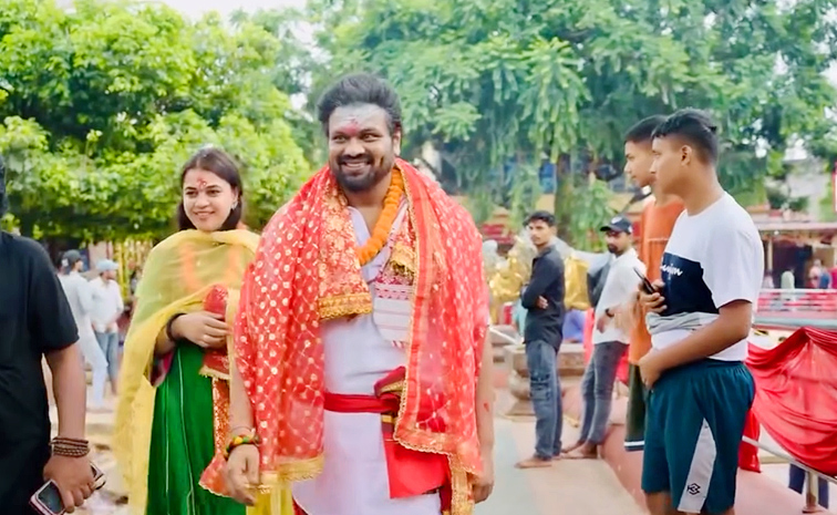 Manchu Manoj And Wife Bhuma Mounika Reddy Visits Kamakhya Devi Temple Photos4