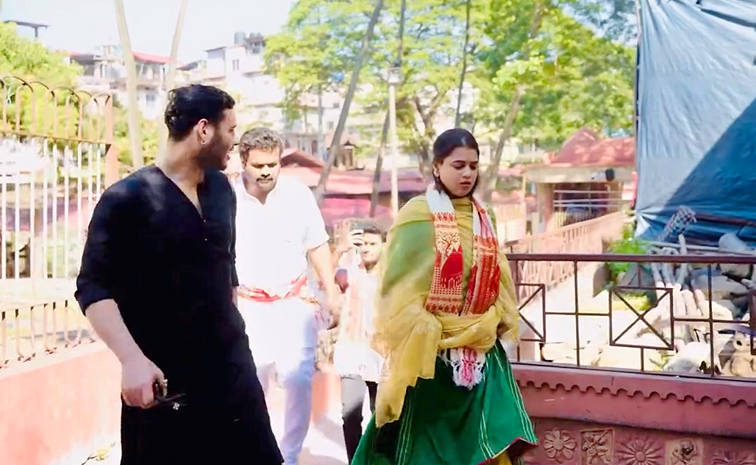 Manchu Manoj And Wife Bhuma Mounika Reddy Visits Kamakhya Devi Temple Photos10