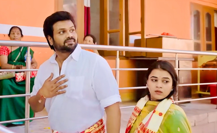 Manchu Manoj And Wife Bhuma Mounika Reddy Visits Kamakhya Devi Temple Photos11