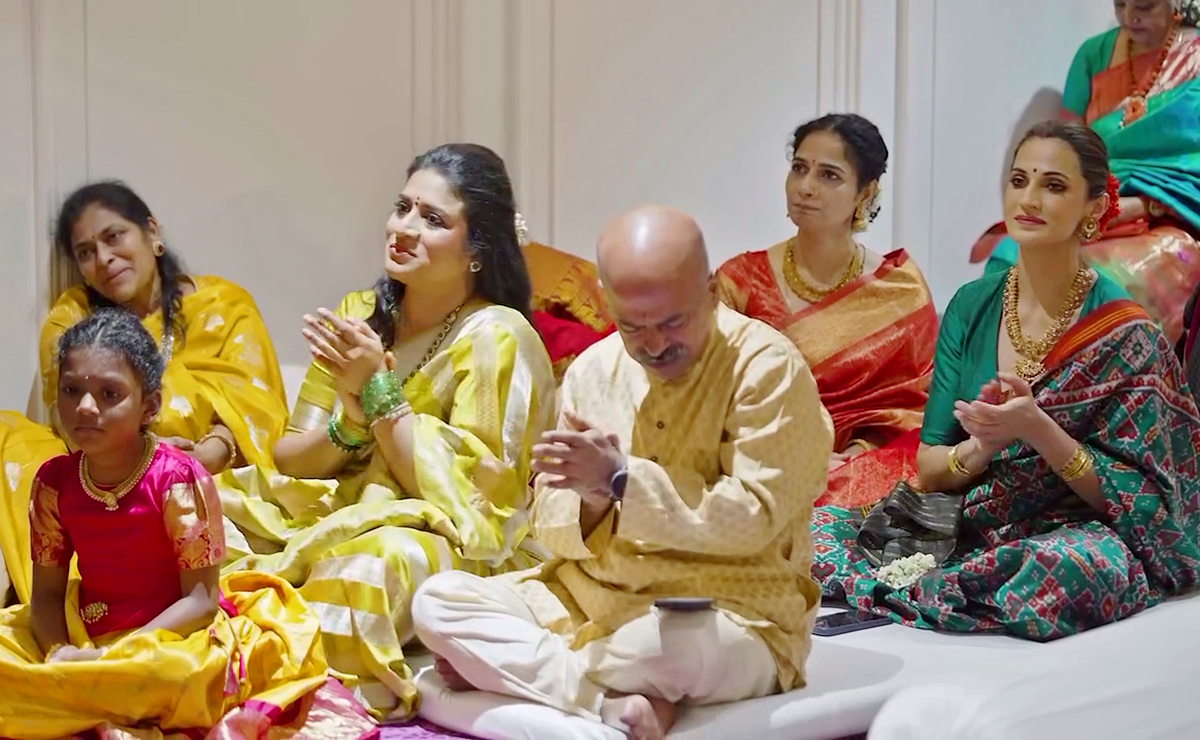 Mega Family At Durga Puja In Sushmita Konidela House, Photos Went Viral11